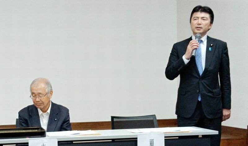 総会支部長・顧問・古賀友一郎参議院議員:下段副支部長・監事